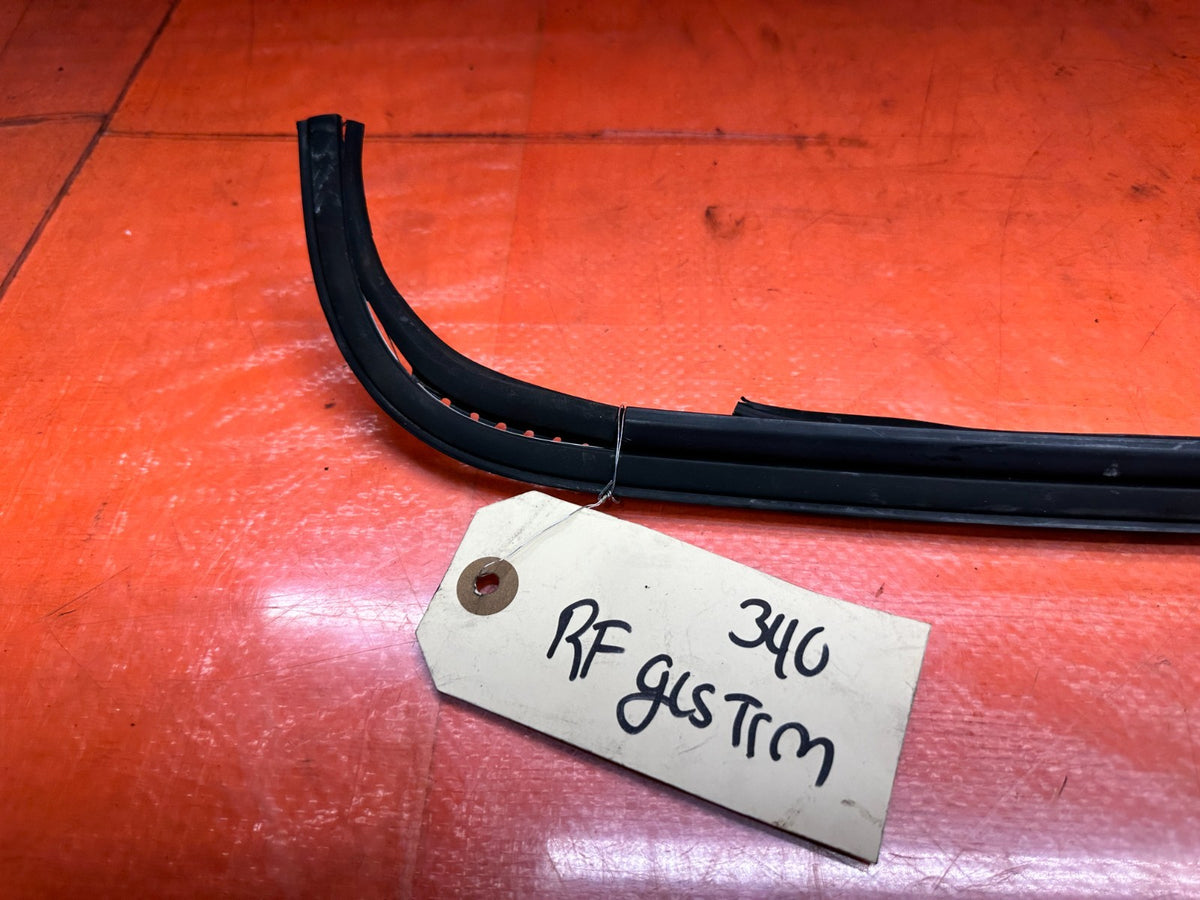 1994-2001 ACURA INTEGRA PASSENGER RIGHT WINDSHIELD PILLAR TRIM OEM #3404