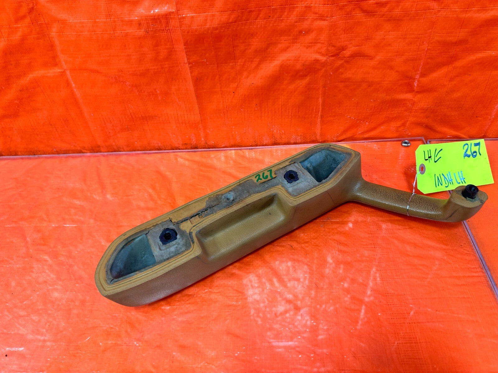 90 97 MAZDA MX 5 MIATA   DRIVER LEFT INTERIOR DOOR PULL HANDLE OEM #26711
