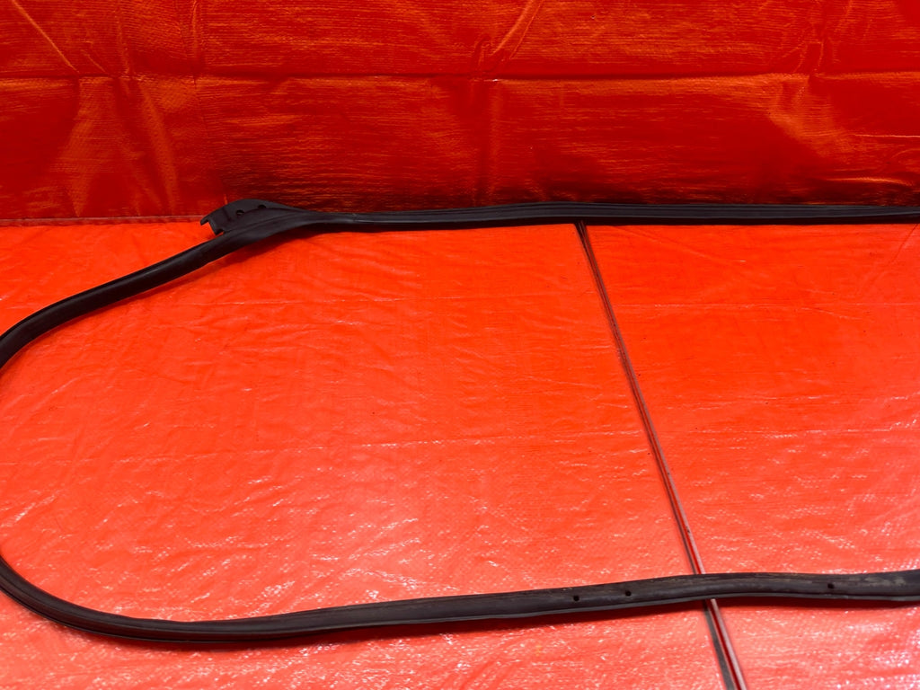 04 08 ACURA TSX   DRIVER LEFT REAR DOOR WEATHER STRIP TRIM SEAL GASKET OEM 19611