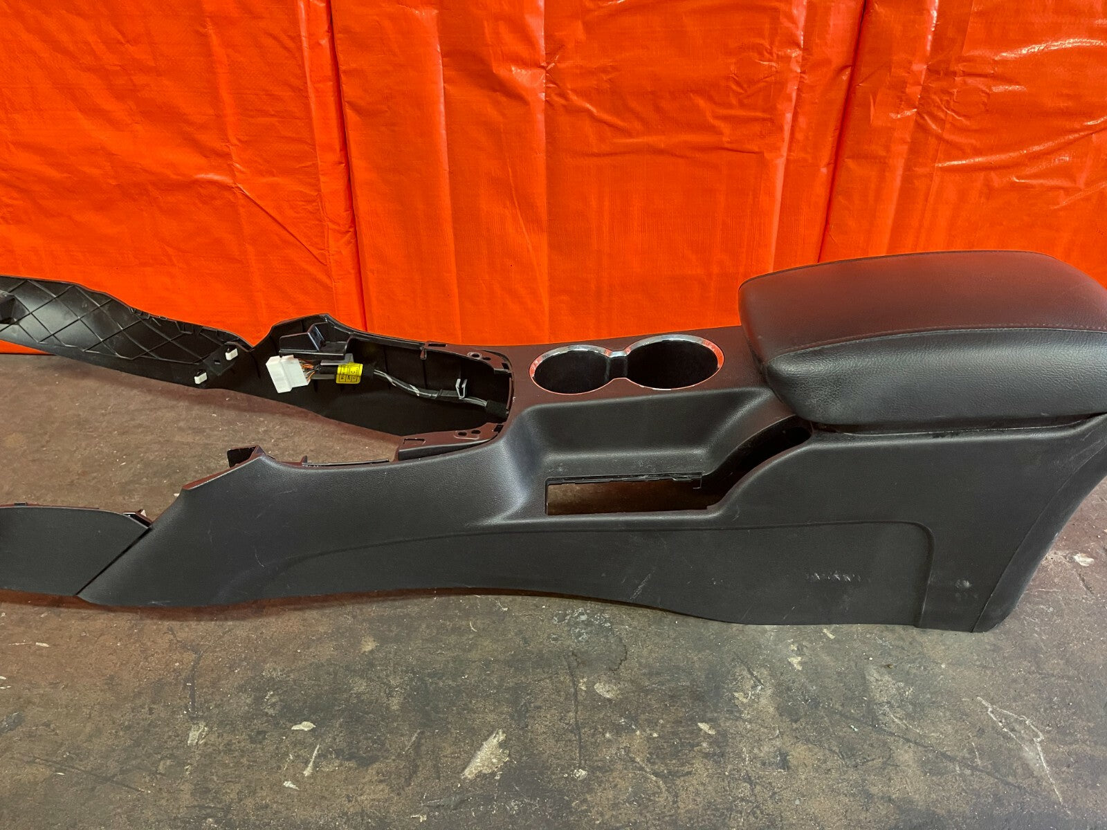 10 12 HYUNDAI GENESIS 2D COUPE   ARM REST CENTER CONSOLE   BLACK   OEM FACTORY2