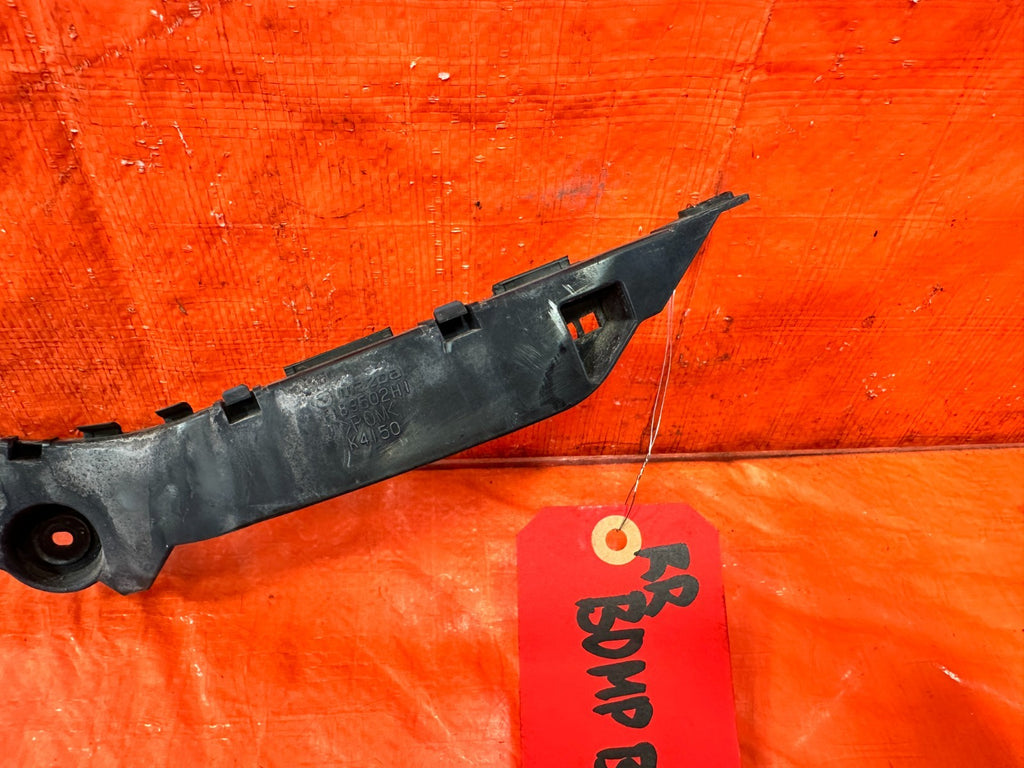 09 11 MAZDA RX8 RX 8  RIGHT REAR BUMPER BRACKET RETAINER CLIP OEM 3033