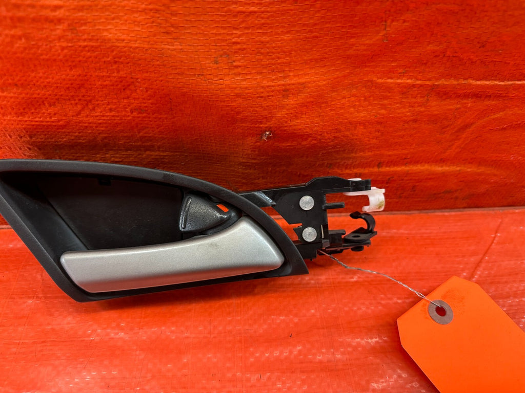 08 12 HONDA ACCORD SEDAN   PASSENGER RIGHT FRONT INTERIOR DOOR HANDLE   OEM #2393