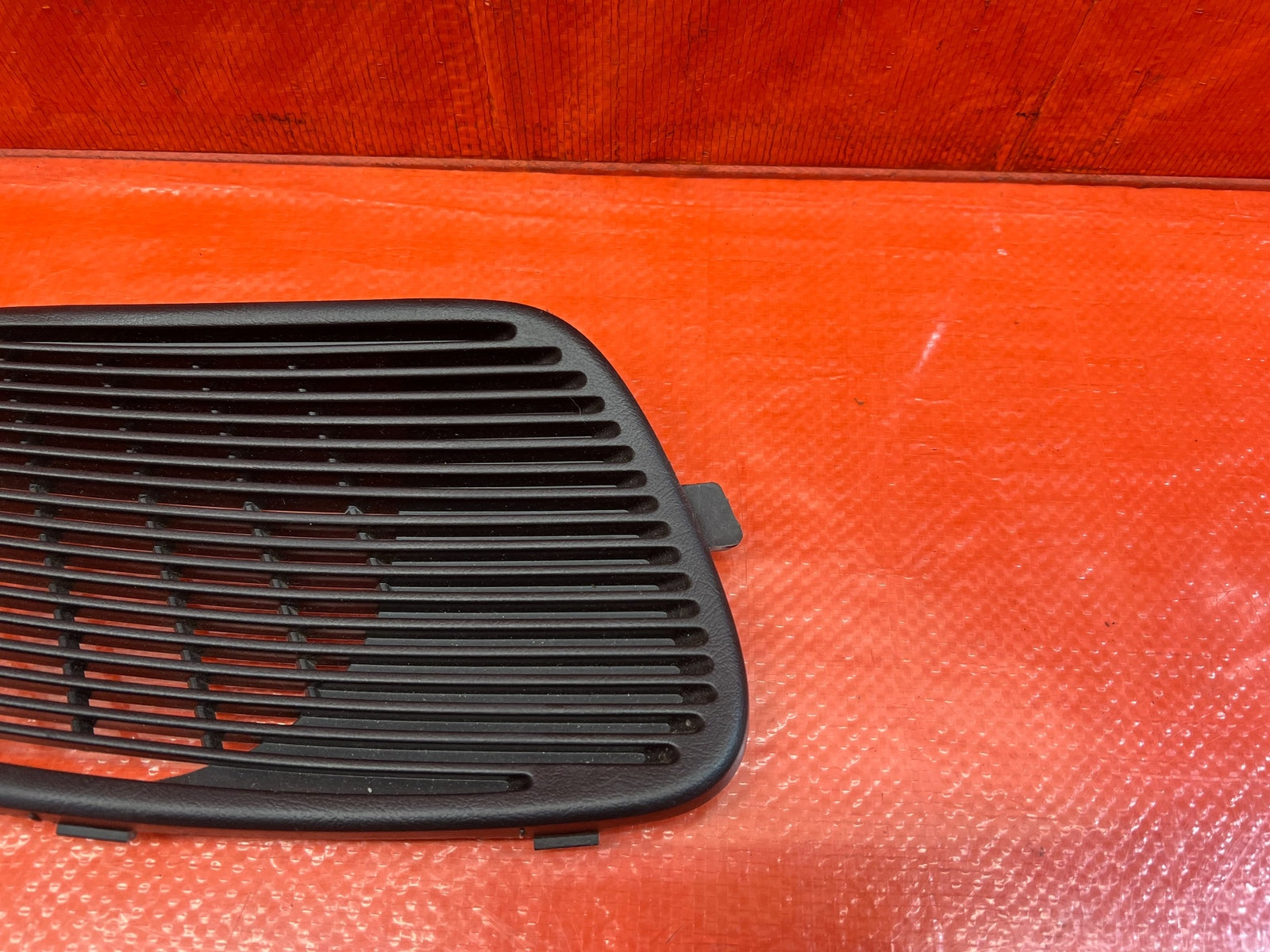 94 01 ACURA INTEGRA 2D   DRIVER LEFT REAR   SPEAKER COVER TRIM PLASTIC BLACK 1665