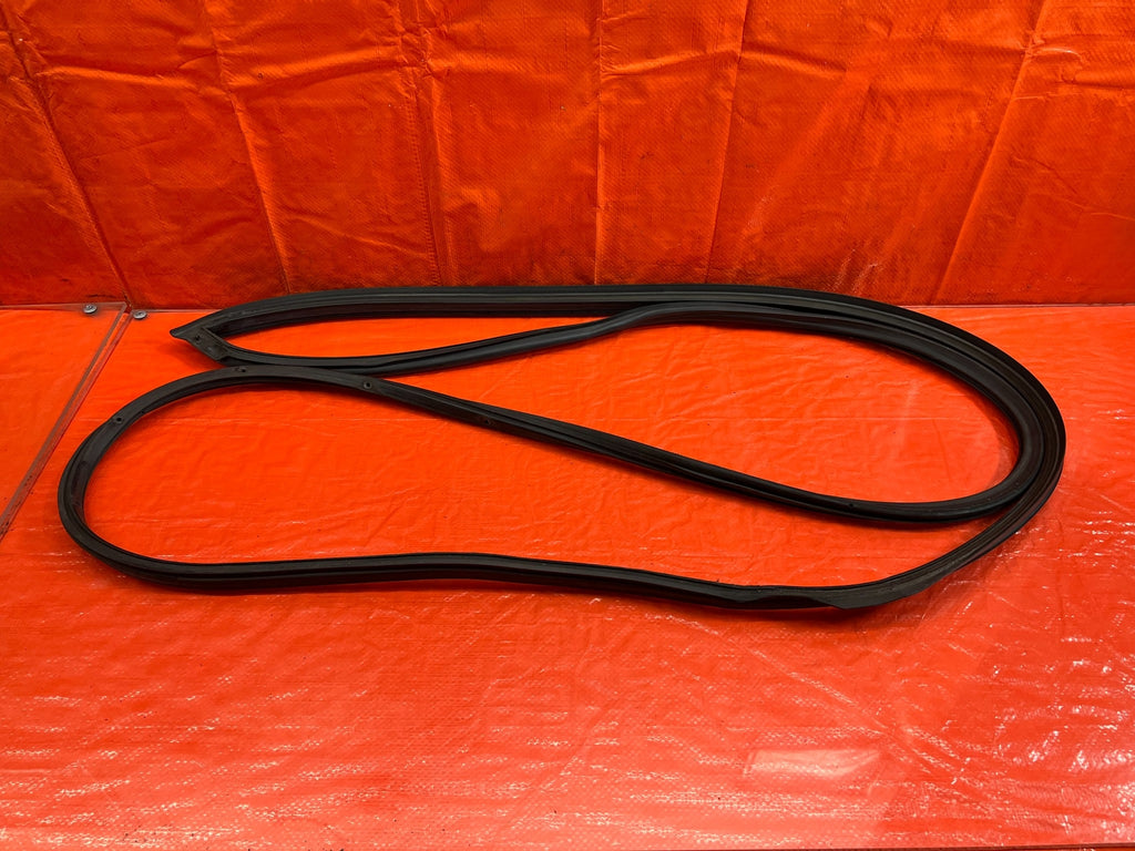 02 05 HONDA CIVIC SI EP3 HATCH   RIGHT   DOOR WEATHER STRIP TRIM SEAL GASKET 18612
