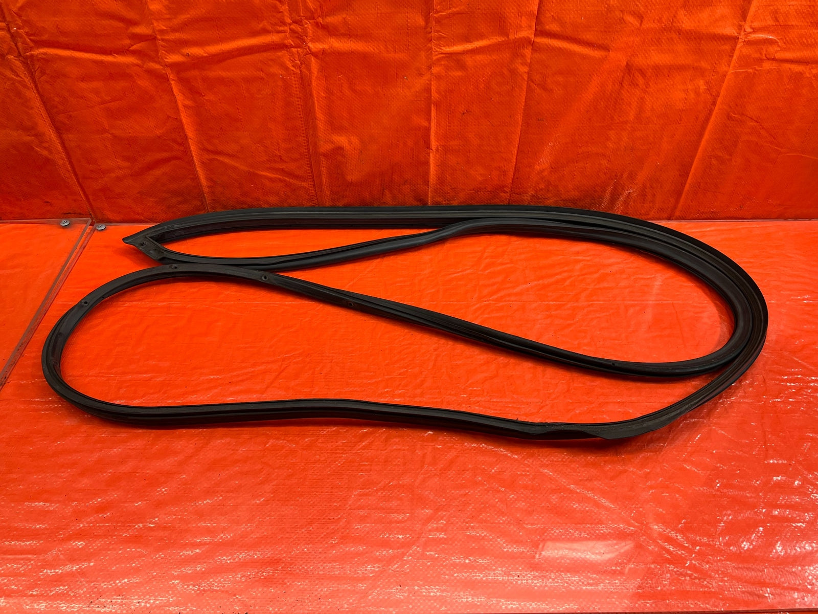 02 05 HONDA CIVIC SI EP3 HATCH   RIGHT   DOOR WEATHER STRIP TRIM SEAL GASKET 18612
