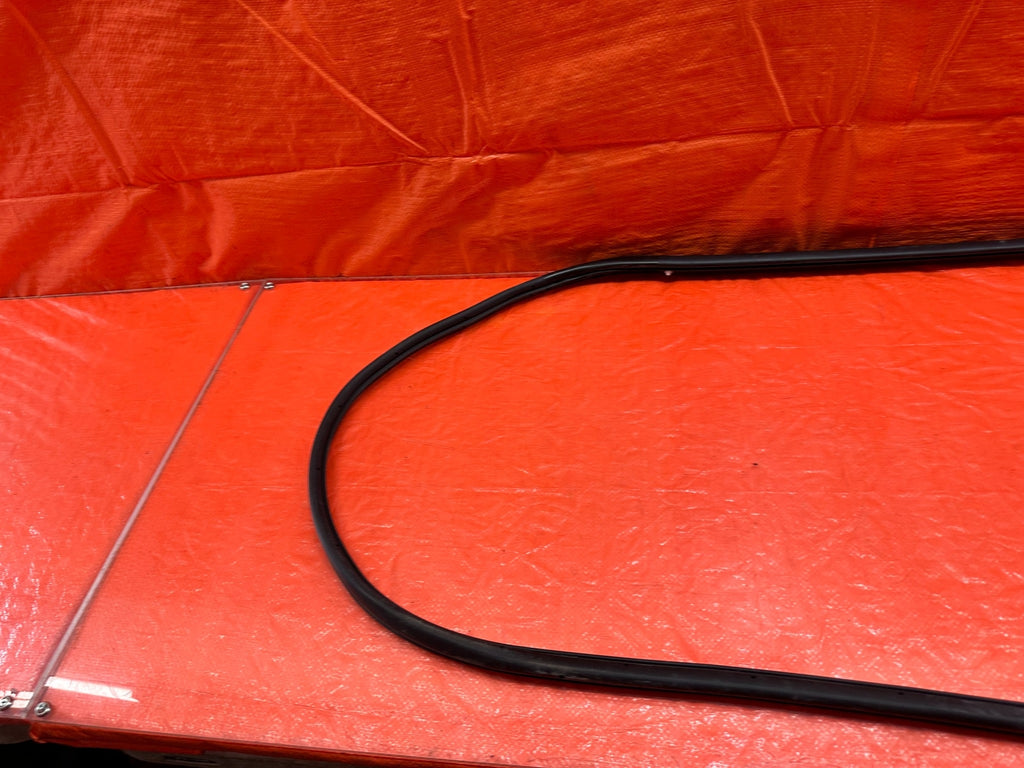 08 15 LANCER EVOLUTION X EVO 10 PASSENGER RIGHT FRONT DOOR WEATHER STRIP OEM 2068