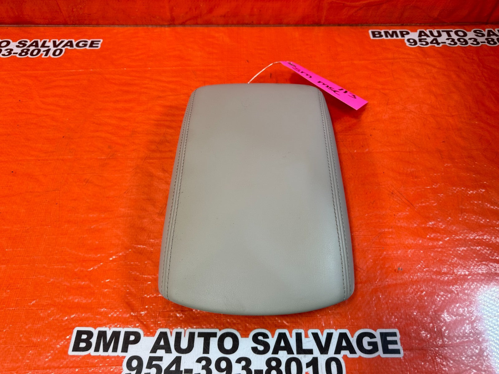 16 20 INFINITI Q50   LEATHER ARM REST CENTER CONSOLE COVER LID   IVORY / GRAY 135