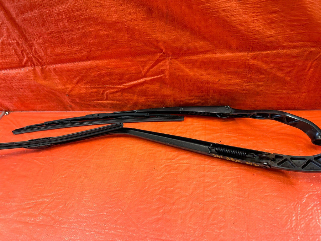 13 17 HONDA ACCORD SEDAN   LEFT & RIGHT WINDSHIELD WIPER ARMS   OEM #2417