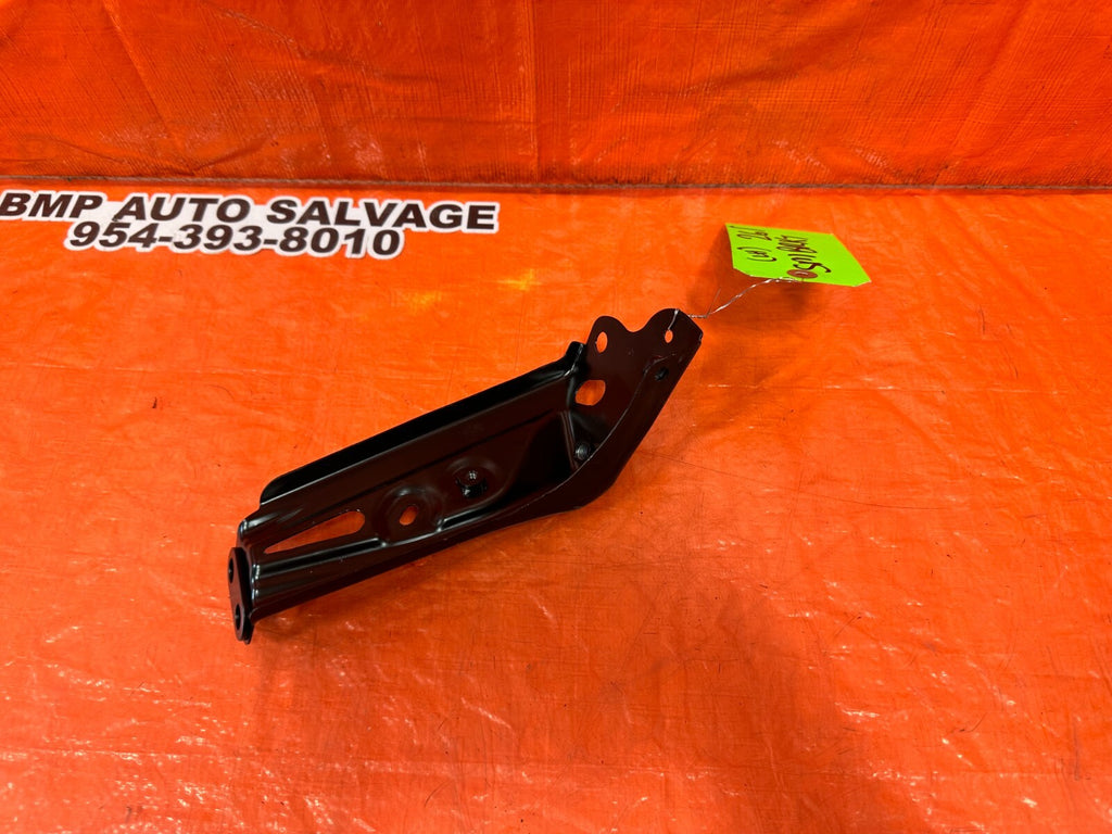 02 10 LEXUS SC430   DRIVER LEFT METAL MOUNTING BRACKET   OEM #2617