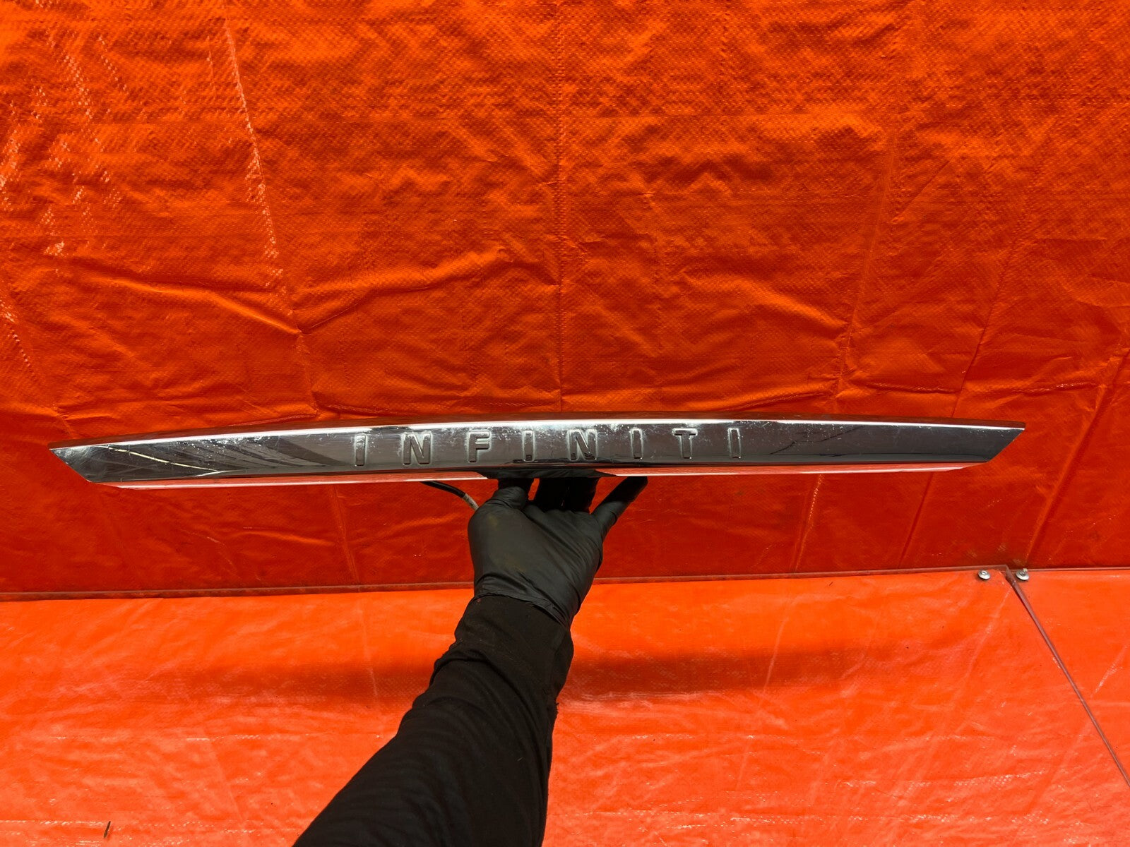 14 17 INFINITI Q50   REAR TRUNK SPOILER FINISH TRIM MOLDING W/O CAMERA OEM #1051