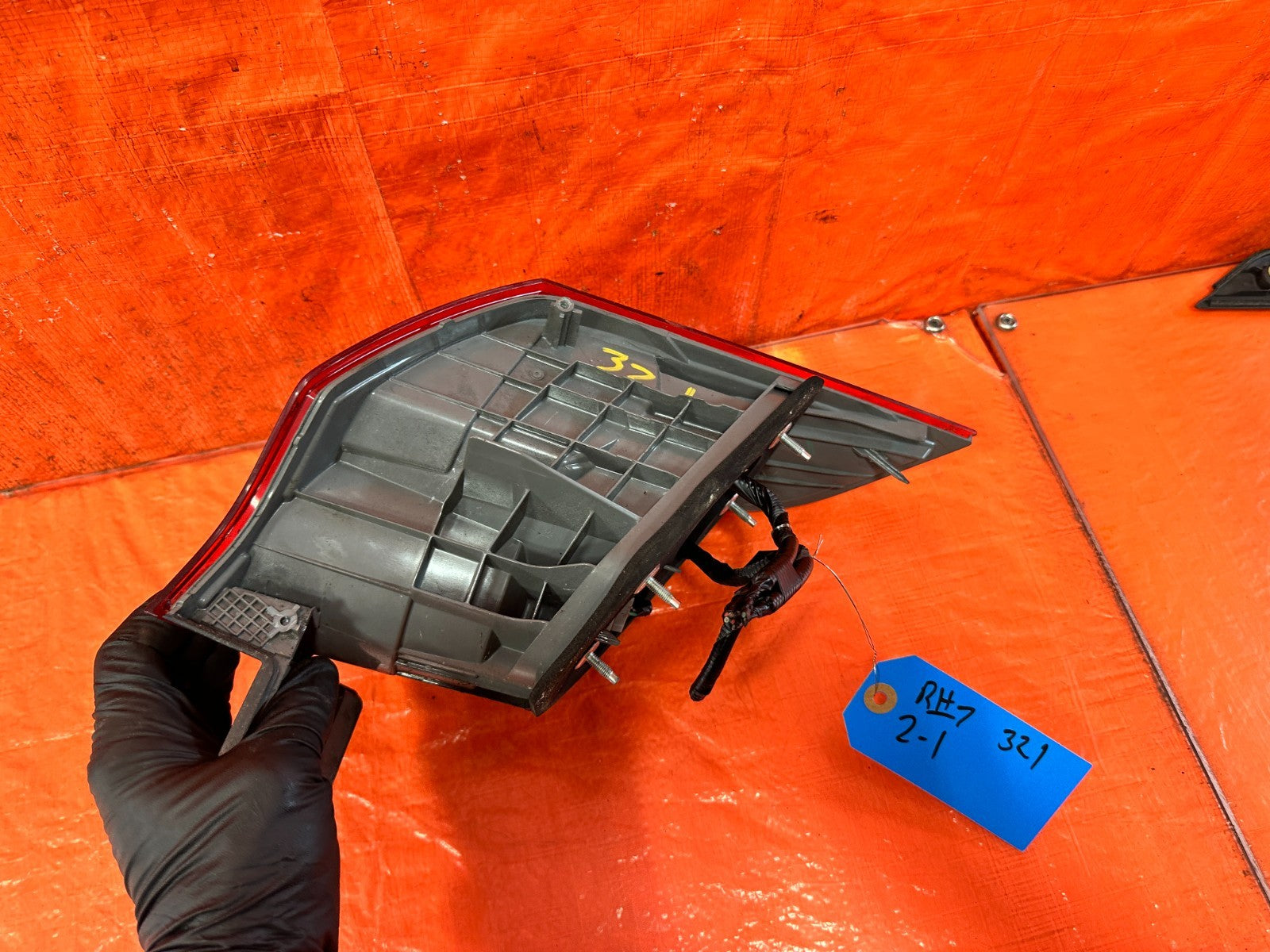09 10 ACURA TSX   PASSENGER RIGHT TAIL LIGHT TAIL LAMP OUTER QUARTER PANEL OEM7