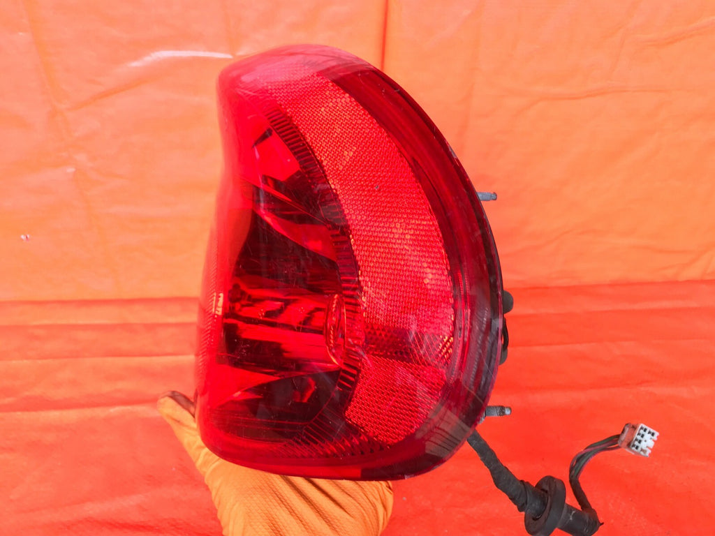 OEM 2002 2003 2004 KIA SPECTRA   SEDAN   PASSENGER RIGHT TAIL LIGHT LAMP 02 037