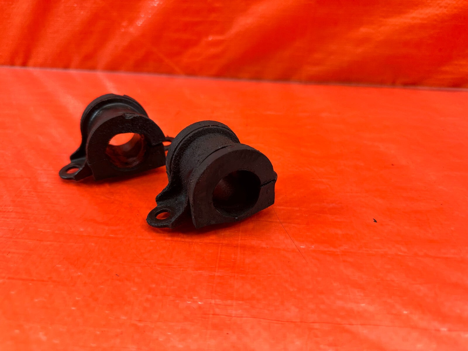 97 01 HONDA CR V CRV   FRONT SWAY BAR BRACKET SET W/ BUSHOMGS   OEM #CRV1