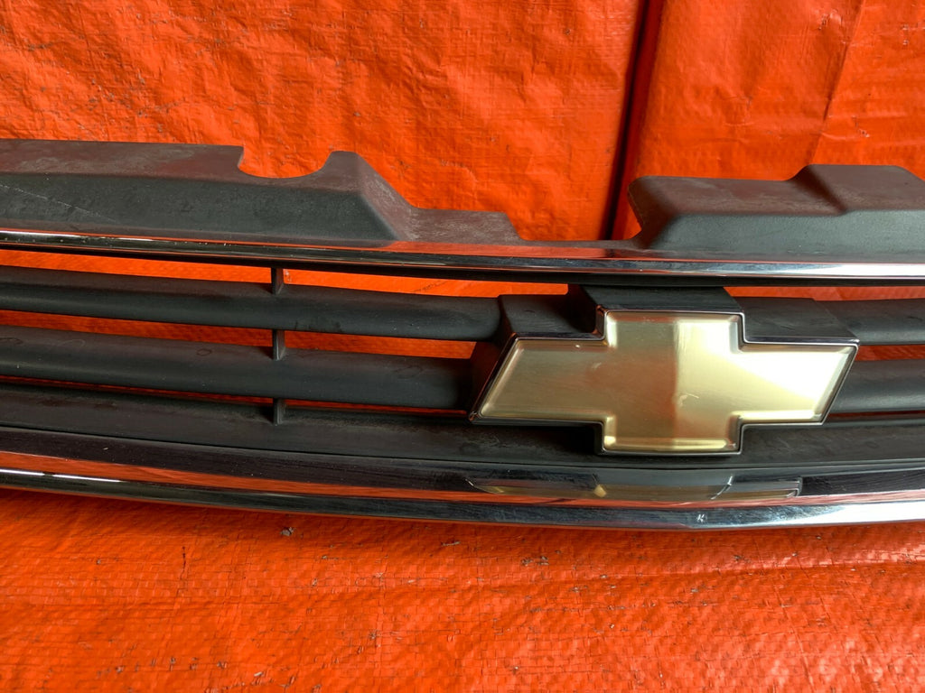 OEM 2006 2007 CHEVROLET CHEVY IMPALA FRONT UPPER GRILLE ASSEMBLY 103337096