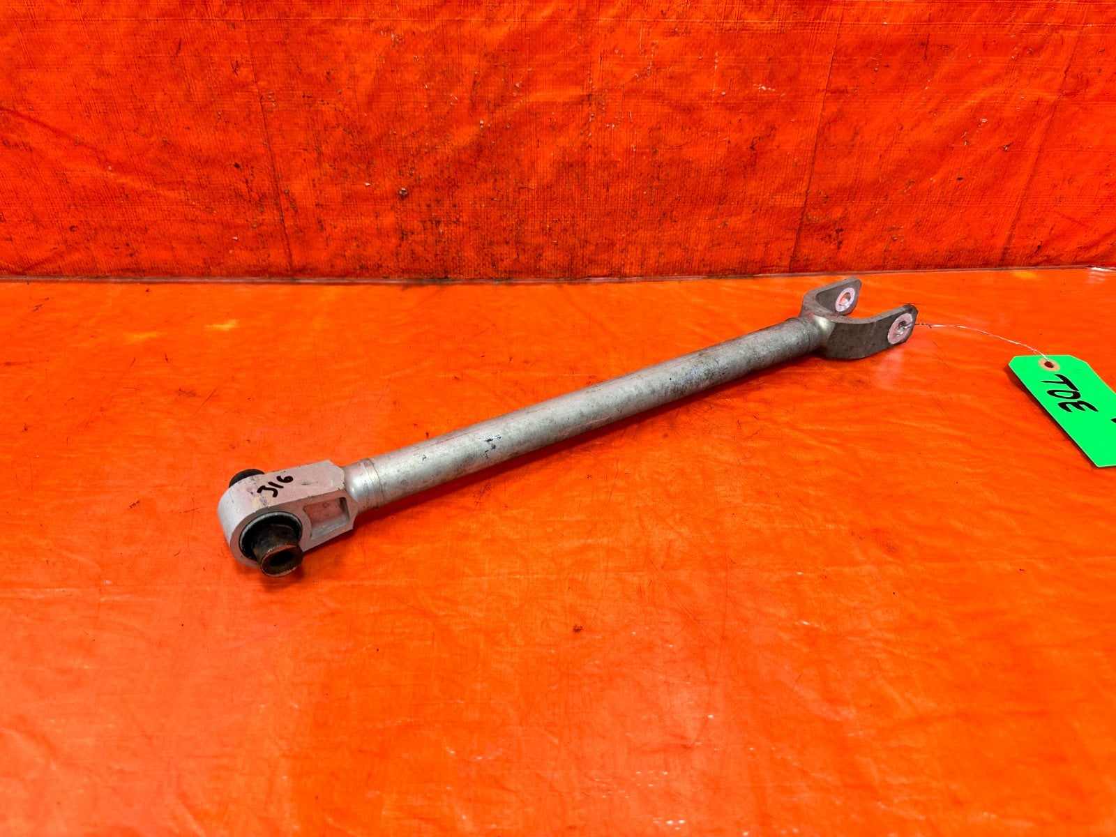 16 24 INFINITI Q50   3.0L   ALUMINUM REAR CONTROL ARM   LEFT RIGHT   OEM 3161