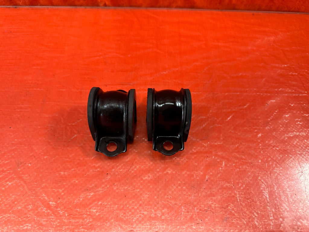 04 07 HONDA S2000   FRONT SWAY STABILIZER BAR BUSHINGS AND BRACKETS   OEM #19712