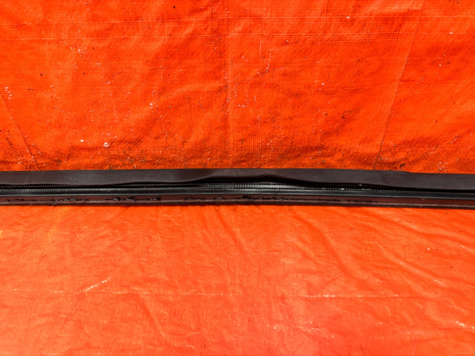 INFINITI G37 CONVERTIBLE REAR CONVERTIBLE TOP WEATHER STRIP RUBBER GASKET 310 33