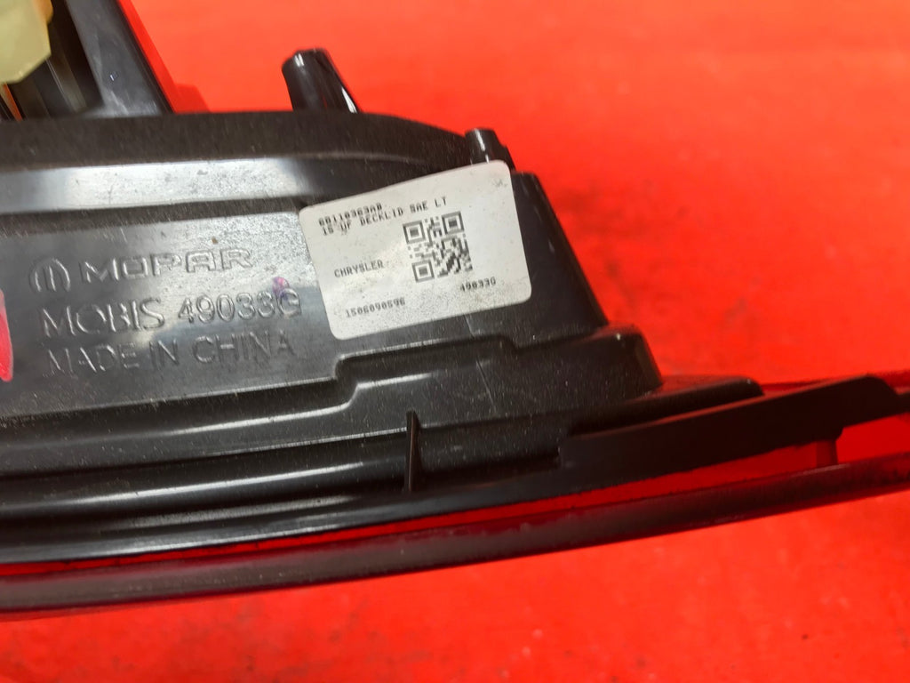 OEM 2015 2016 2017 CHRYSLER 200 DRIVER LEFT INNER TRUNK TAIL LIGHT LAMP LED9