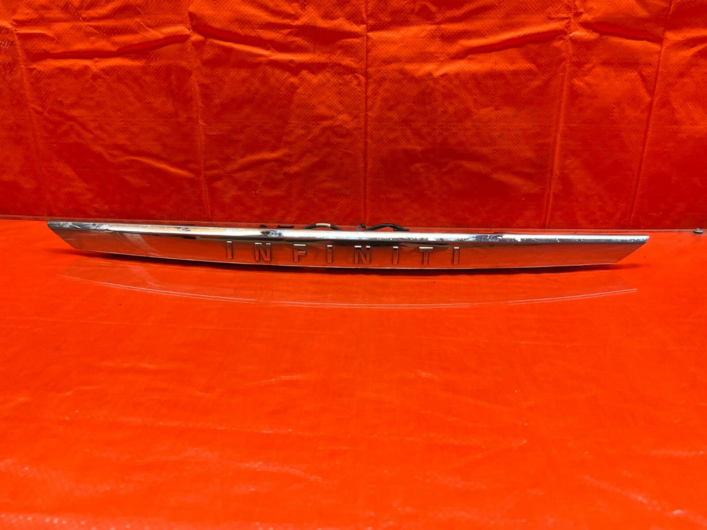 14 17 INFINITI Q50   REAR TRUNK SPOILER FINISH TRIM MOLDING W/O CAMERA OEM #1050