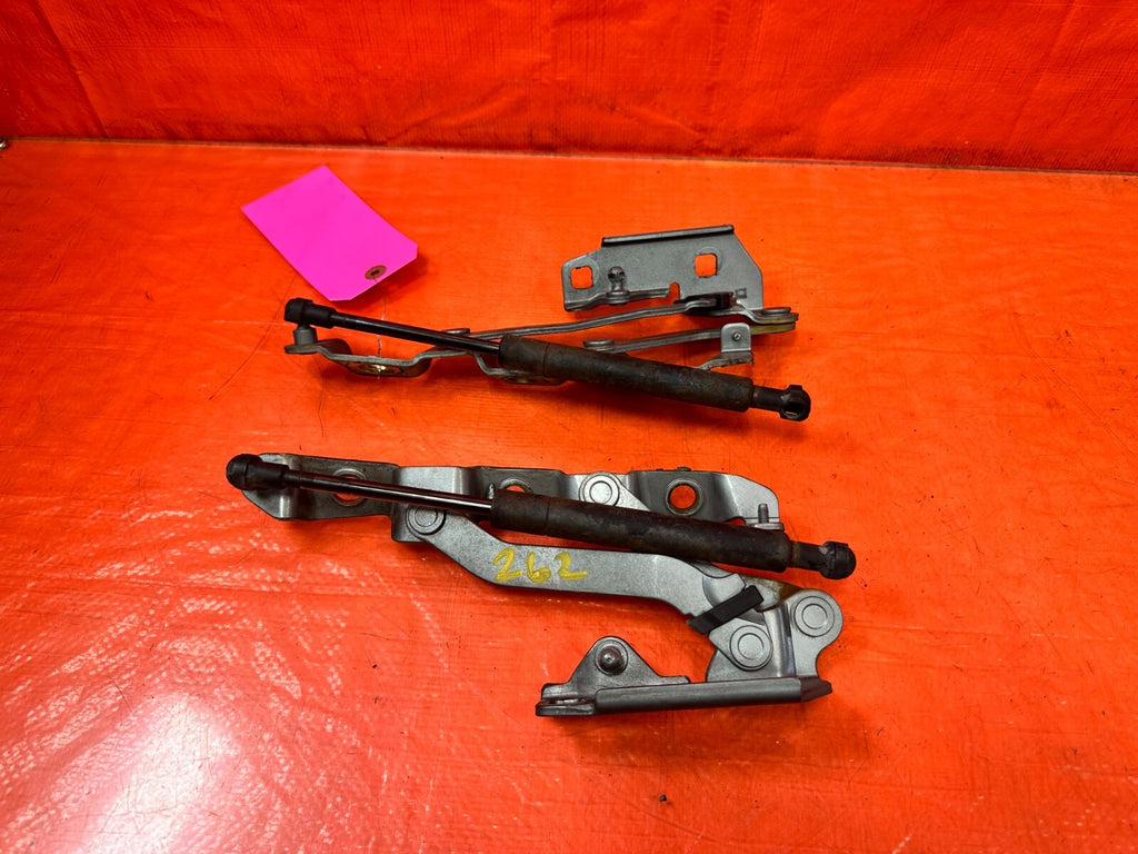 04 08 NISSAN 350Z CONVERTIBLE   LEFT AND RIGHT TRUNK HINGES   OEM FACTORY #2629