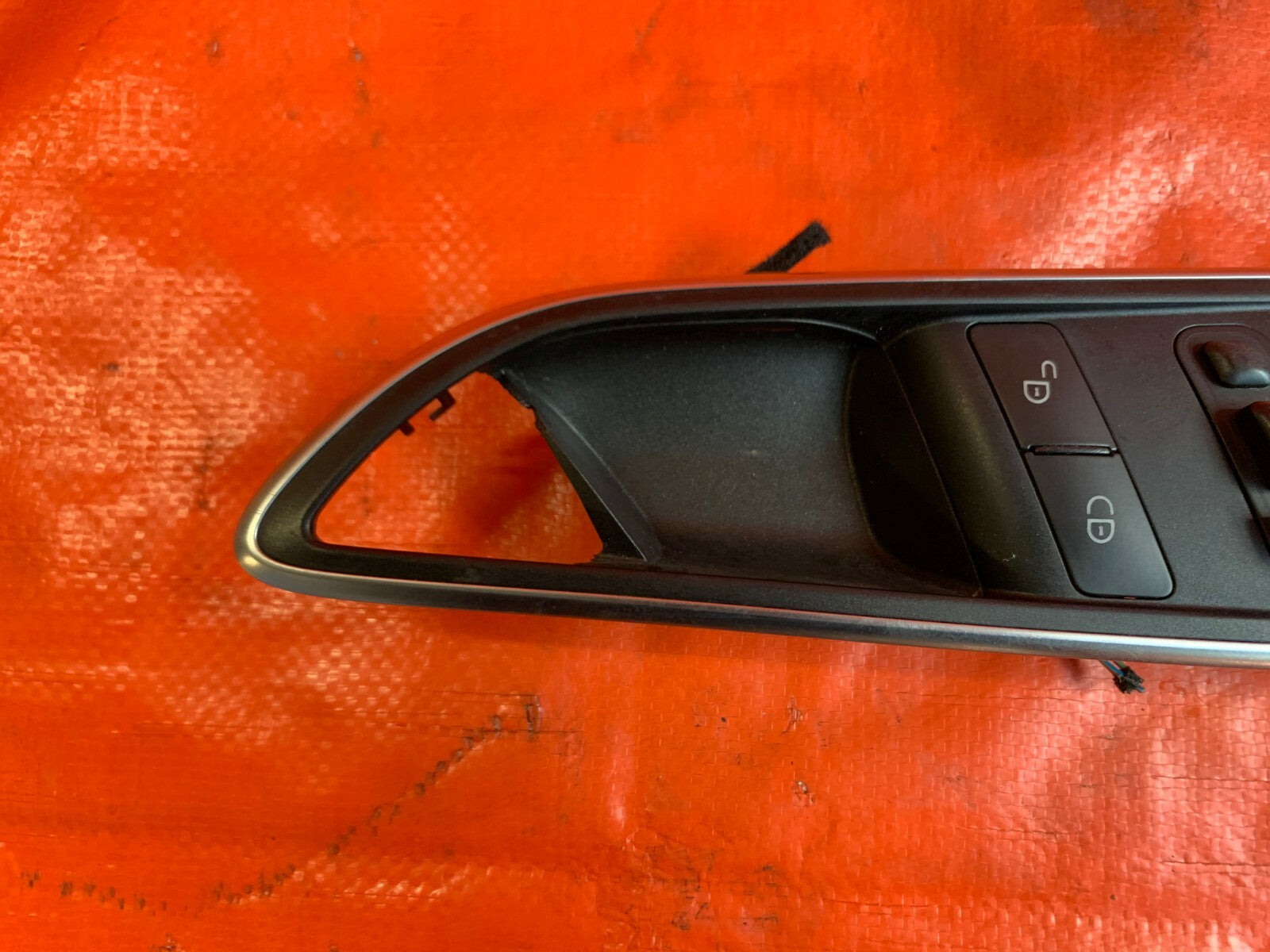 OEM 2014   2017 MERCEDES BENZ CLA 250   DRIVER LEFT FRONT DOOR SEAT ADJUST LOCK5