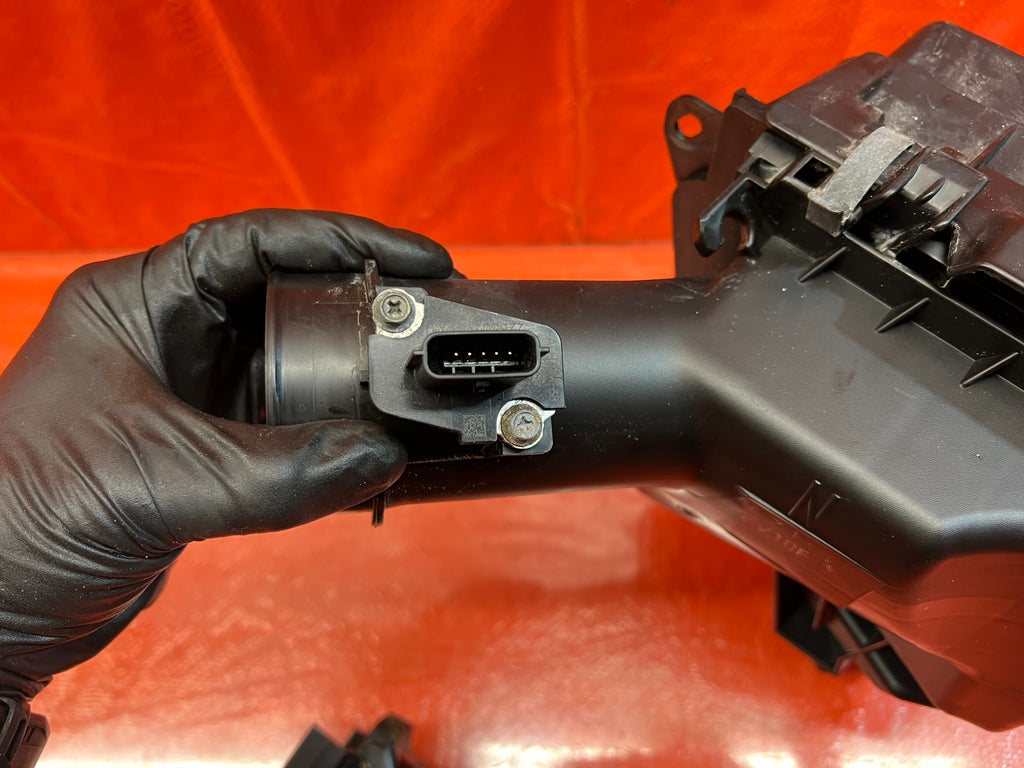 08 10 INFINITI G37 S SPORT   RIGHT   FACTORY AIR INTAKE FILTER BOX HOUSING   OEM9