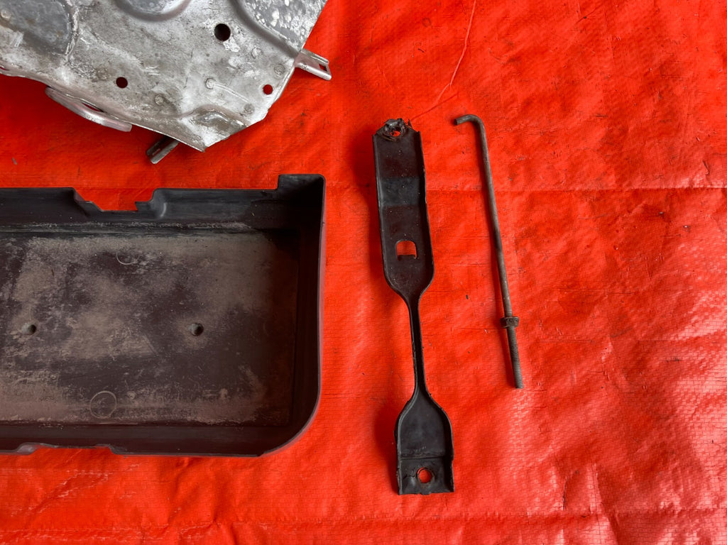 02 06 HONDA CR V CRV BATTERY TRAY BRACKET W/ TIE DOWN AND MOUNTING HARDWARE OEM4