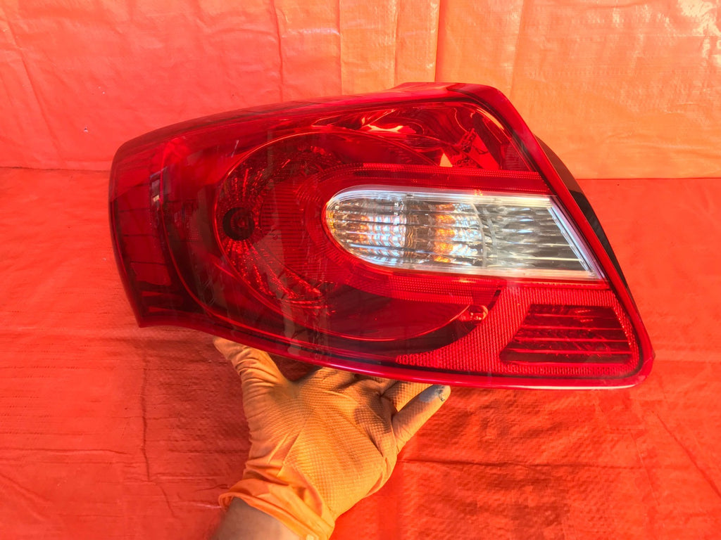 OEM 2011 2012 2013 SUZUKI KIZASHI DRIVER LEFT OUTER TAIL LIGHT LAMP L LH0