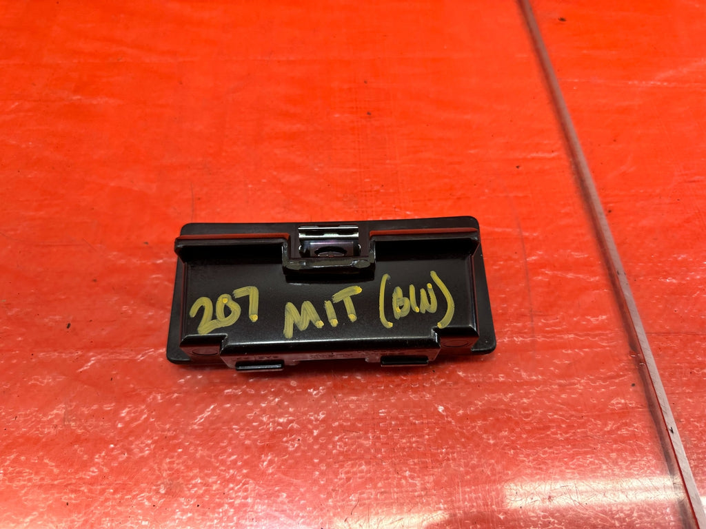 08 09 INFINITI G37 2D COUPE AUTOMATIC ONLY CENTER CONSOLE ARM REST ASH TRAY #2078