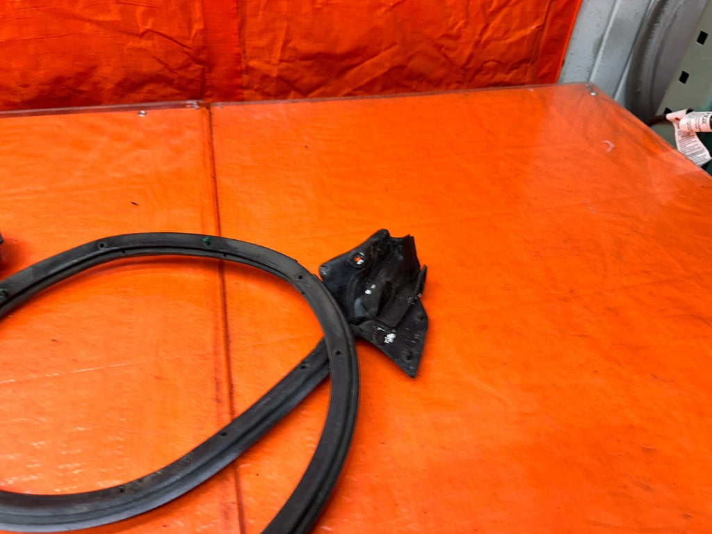 94-01 ACURA INTEGRA 4D RIGHT REAR PASSENGER DOOR WEATHER STRIP SEAL OEM #3415