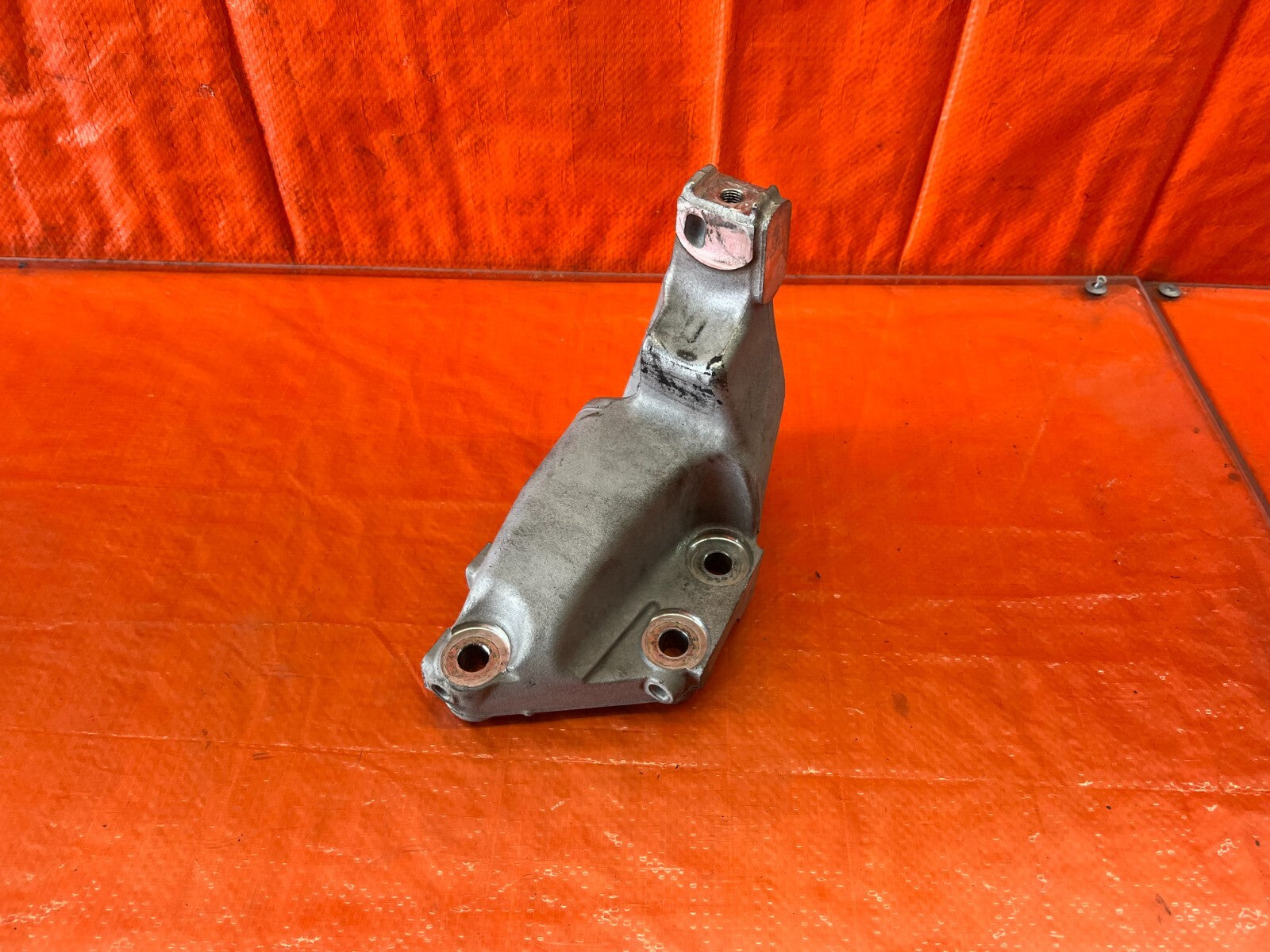 13 18 ACURA RDX BASE   ALUMINUM ENGINE MOTOR MOUNT BRACKET   REAR   OEM #1530