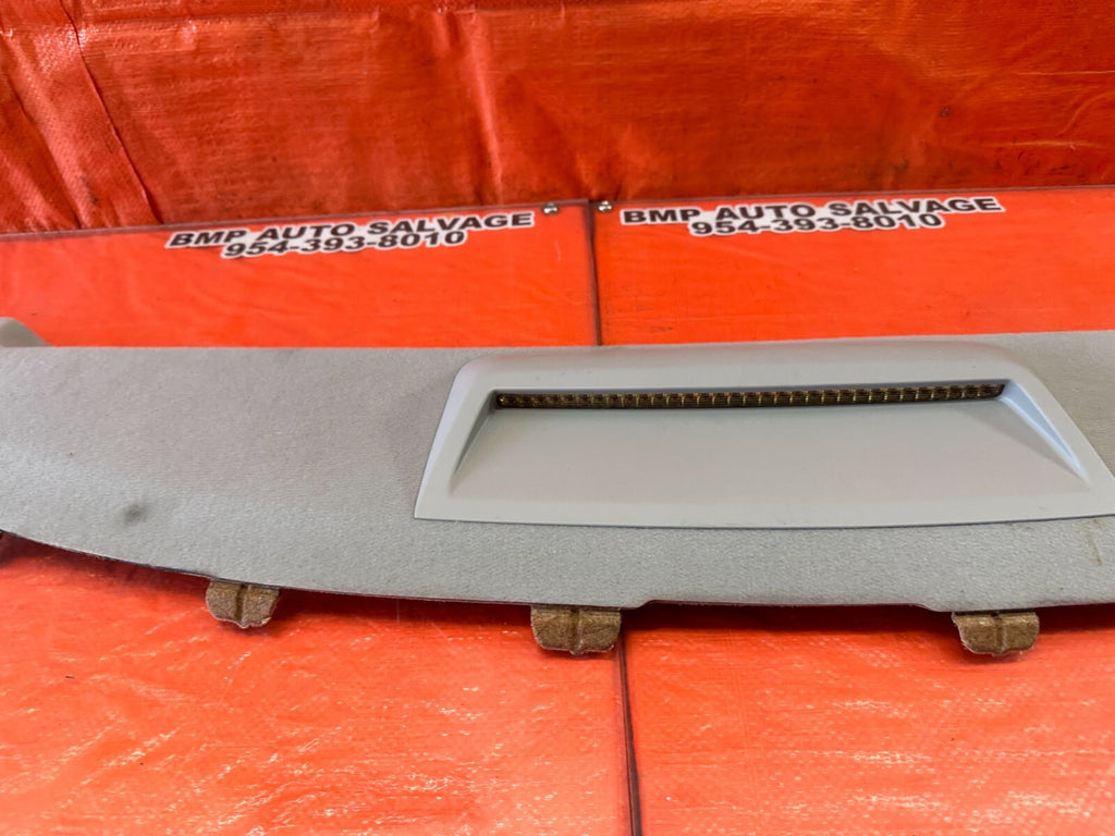 2009 09 LEXUS ES350   3RD BRAKE LIGHT W/ LIGHT GRAY SURROUNDING TRIM   OEM #2448