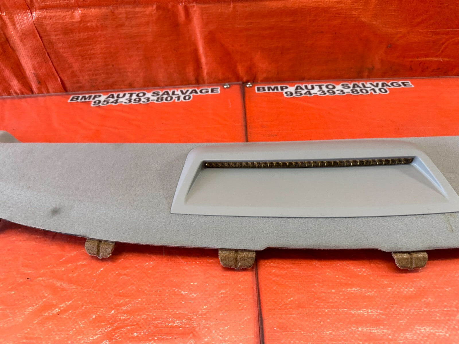 2009 09 LEXUS ES350   3RD BRAKE LIGHT W/ LIGHT GRAY SURROUNDING TRIM   OEM #2448