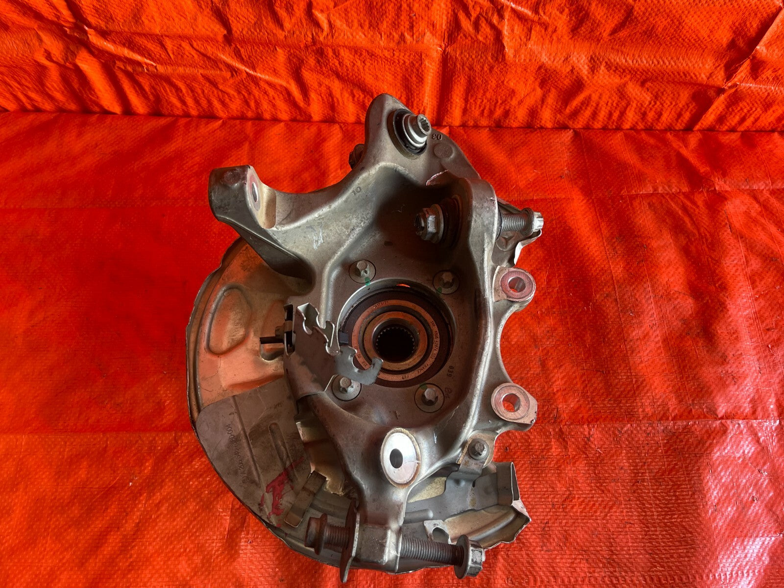 OEM 2015 MERCEDES BENZ C300 W205 4MATIC   DRIVER LEFT REAR SPINDLE KNUCKLE OEM7