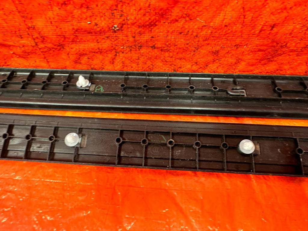 09 15 INFINITI G37 CONVERTIBLE LEFT AND RIGHT FLOOR PILLARS SCUFF PLATE SET 32910