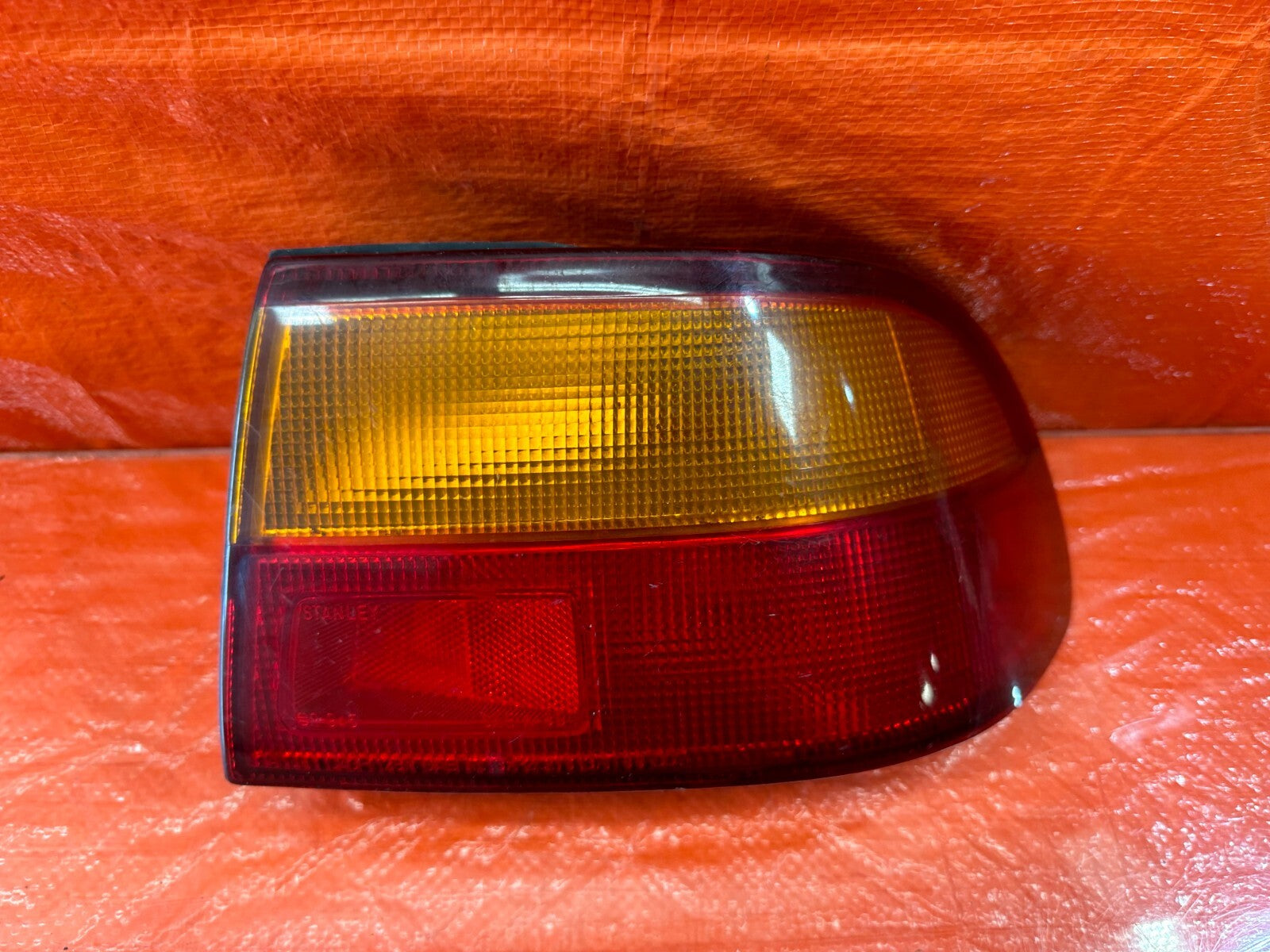 92 95 HONDA CIVIC   COUPE & SEDAN   PASSENGER RIGHT OUTER TAIL LIGHT LAMP OEM5