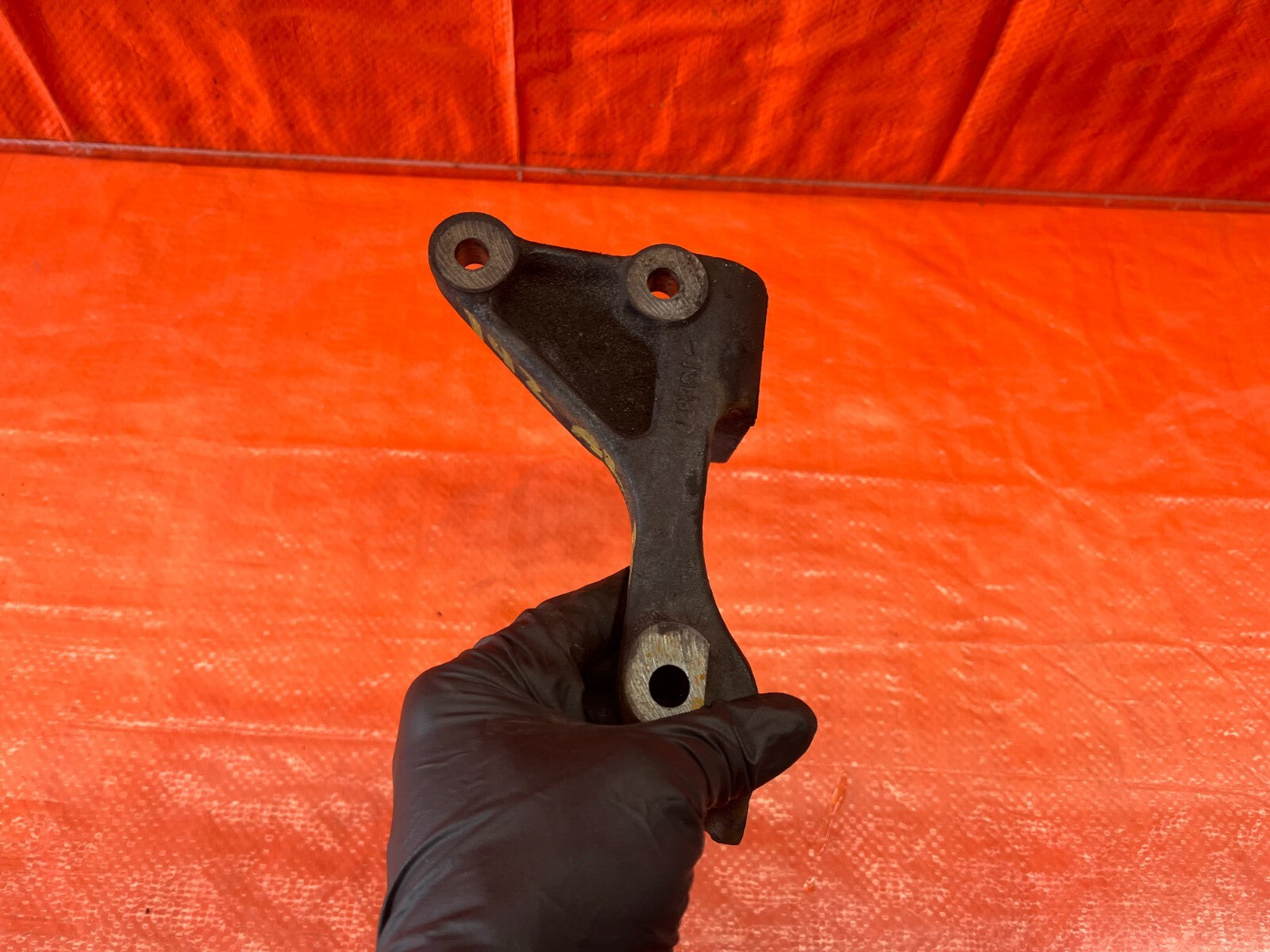 96 00 HONDA CIVIC EX DX LX CX HX GX POWER STEERING PUMP MOUNTING BRACKET OEM 1427