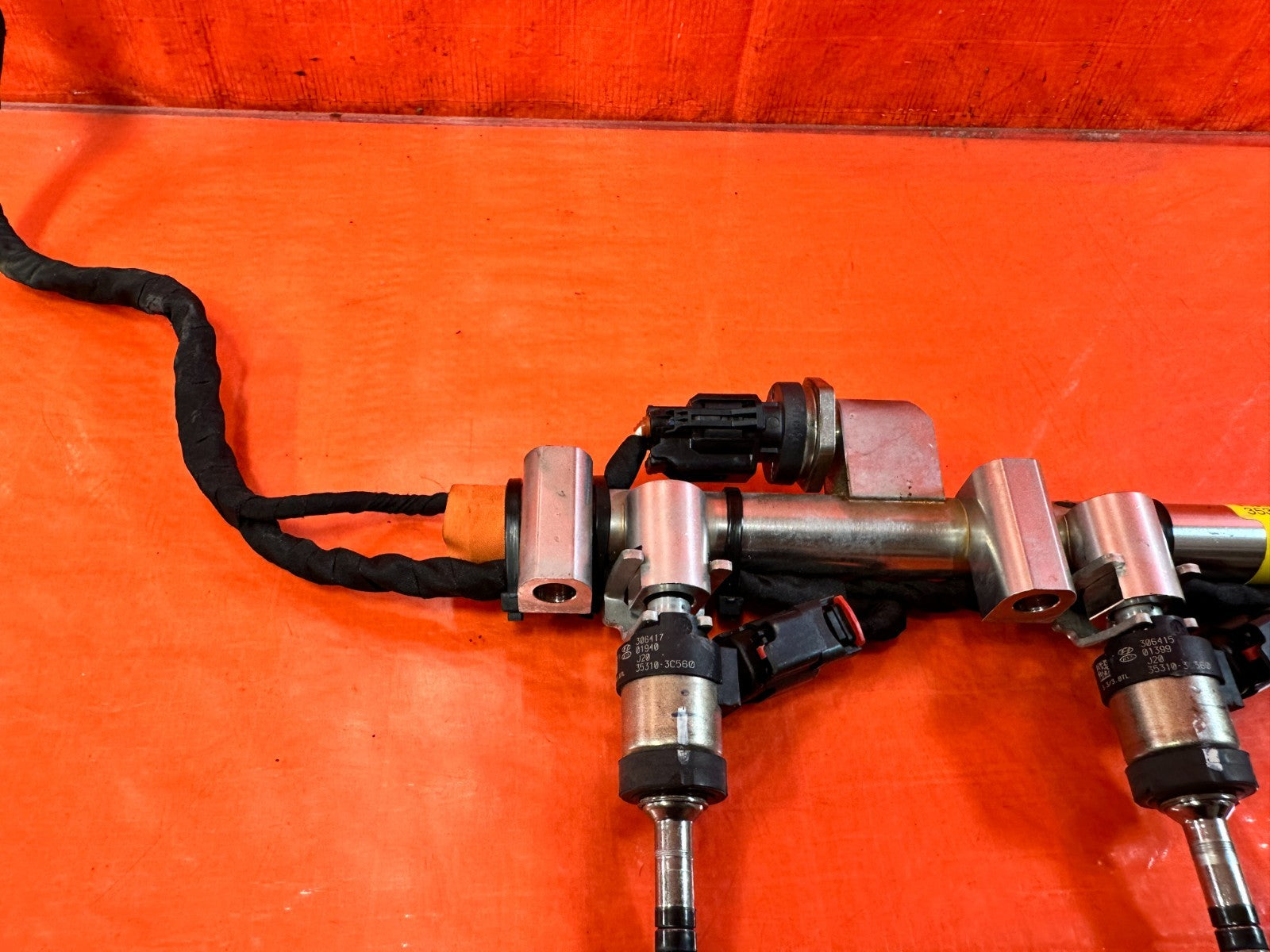 13 16 HYUNDAI GENESIS COUPE 3.8L   G6DJ   LEFT & RIGHT FUEL RAIL FUEL INJECTORS4