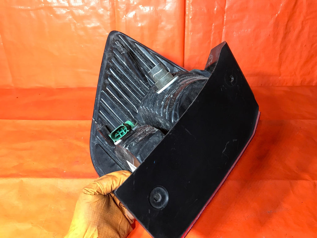 OEM 2009 09 DODGE JOURNEY PASSENGER RIGHT TAIL LIGHT LAMP   NON LED   05116290AE6