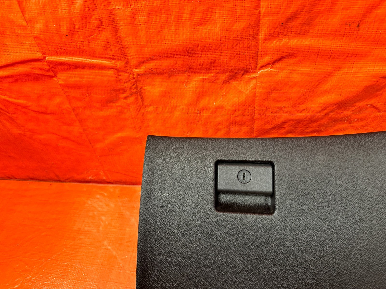 08 13 INFINITI G37 COUPE 2D   GLOVE BOX ASSEMBLY   BLACK COLOR   OEM 3209