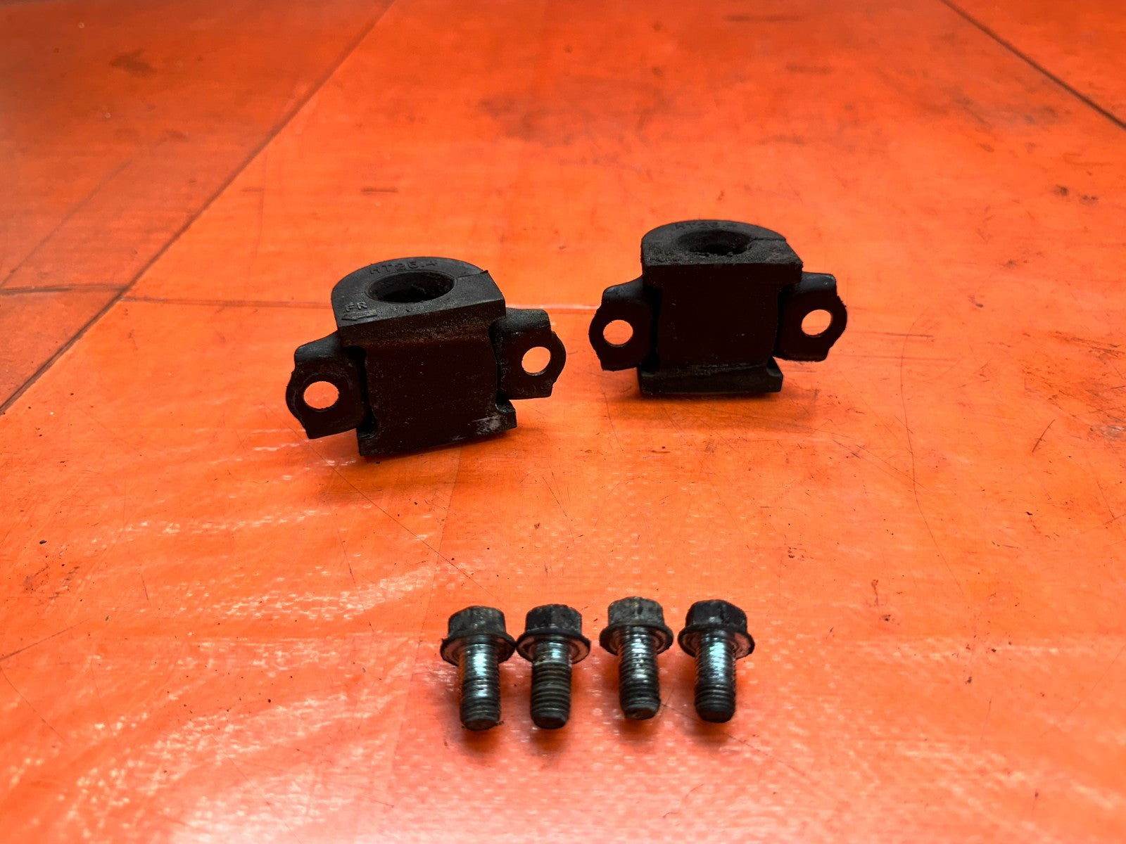 04-05 ACURA TSX 2.4L FRONT SWAY STABILIZER BAR MOUNT BRACKETS SET OEM #3385
