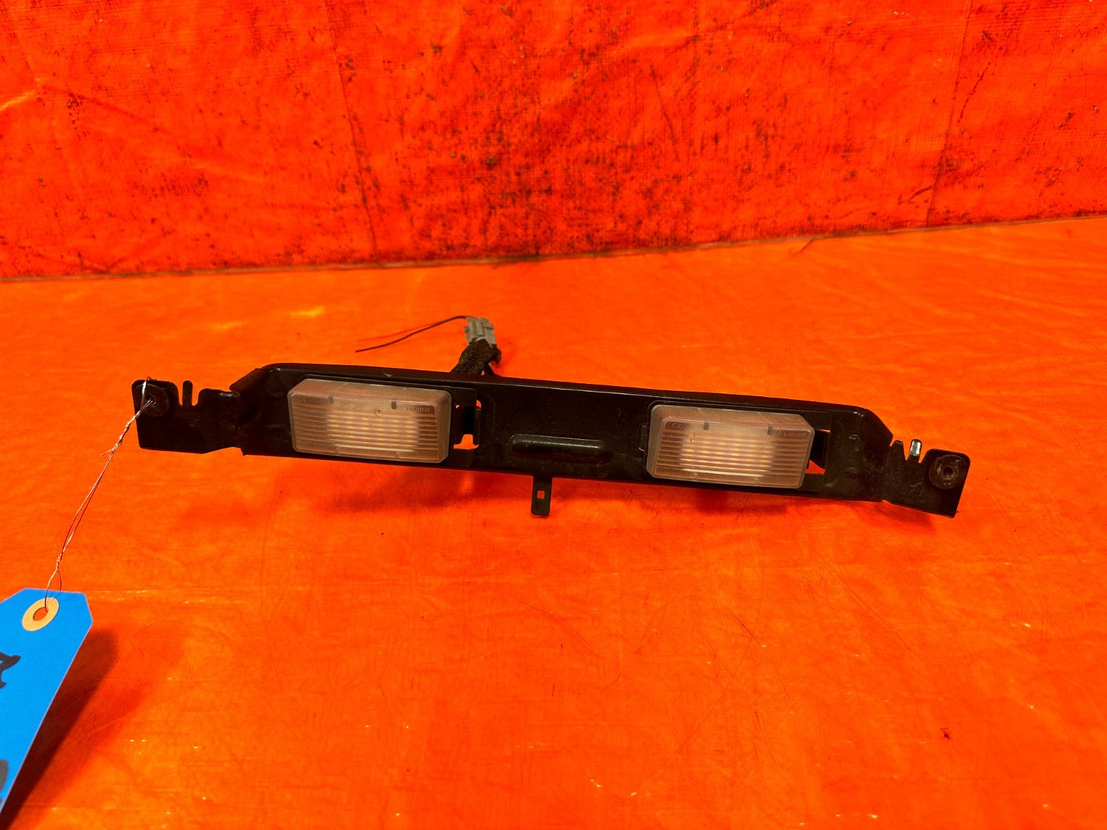08 15 INFINITI G37 Q60 REAR LICENSE PLATE LIGHTS LAMPS L R OEM #3292