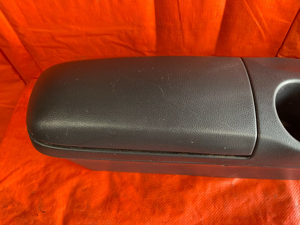 03 05 TOYOTA CELICA   STICK SHIFT / MANUAL   ARM REST CENTER SHIFTER CONSOLE OEM6