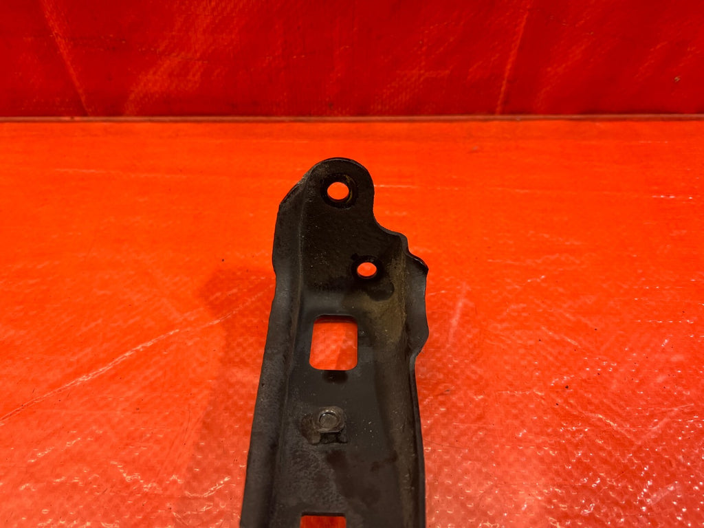 90 93 ACURA INTEGRA   CHASSIS SWAY BAR MOUNTING BRACKET DRIVER LEFT REAR OEM 1545
