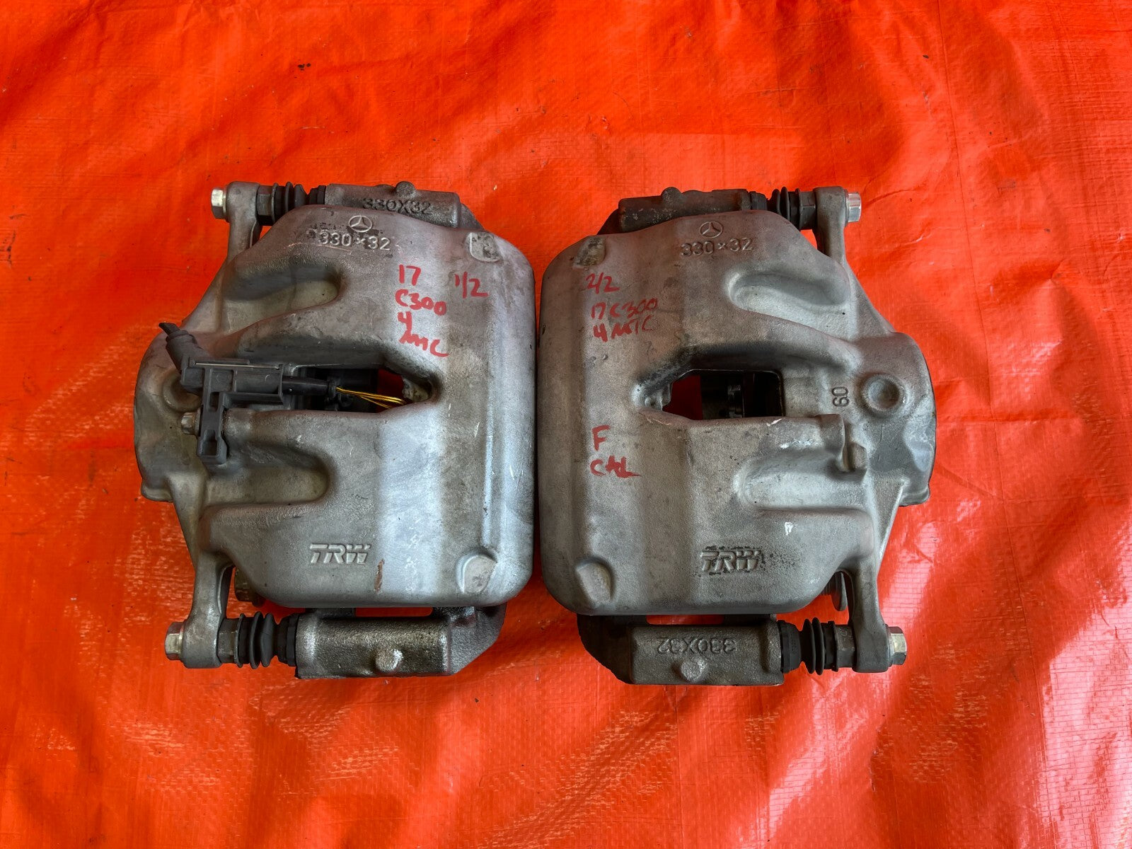 15 19 MERCEDES BENZ C300   FRONT BRAKE CALIPER SET CALIPERS   NON SPORT PKG OEM0
