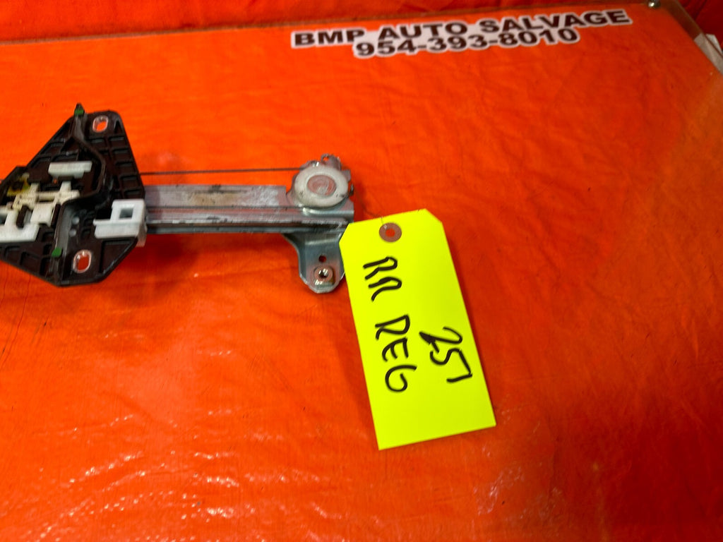 08 12 HONDA ACCORD SEDAN RIGHT REAR    WINDOW REGULATOR W/ MOTOR   OEM #2511