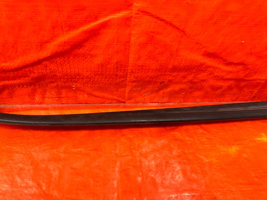 08 14 SUBARU IMPREZA WRX WAGON   DRIVER LEFT FRONT DOOR WEATHER STRIP GASKET 28310