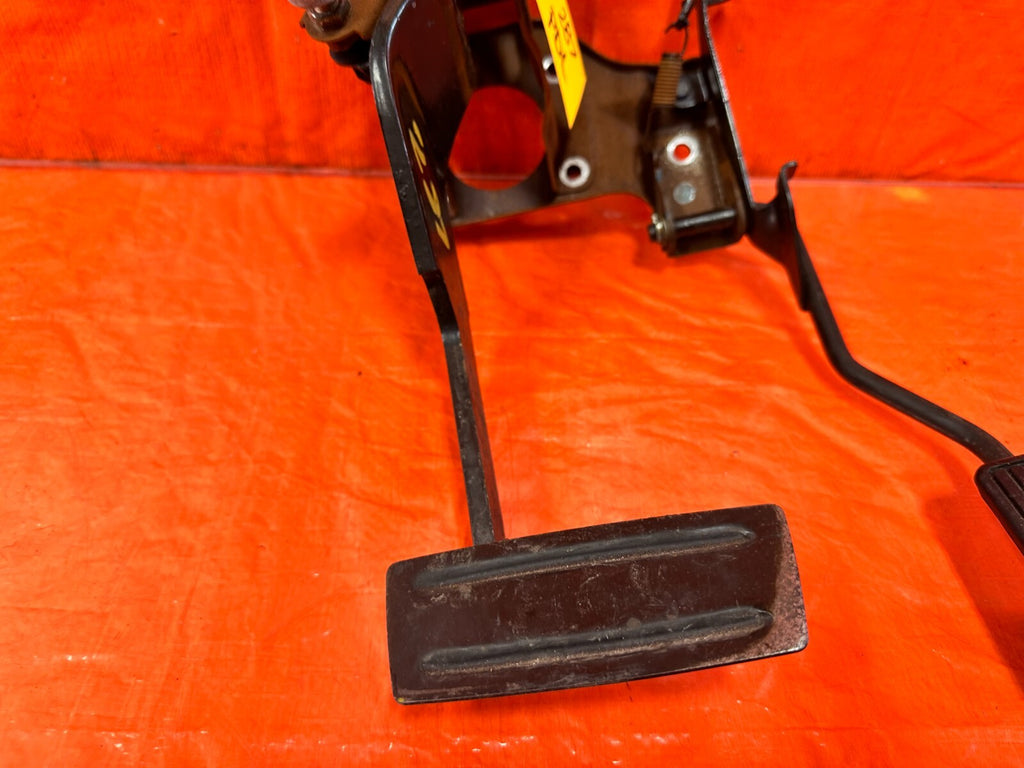 96 00 HONDA CIVIC   AUTOMATIC TRANSMISSION ONLY   BRAKE & GAS PEDAL   OEM #2875