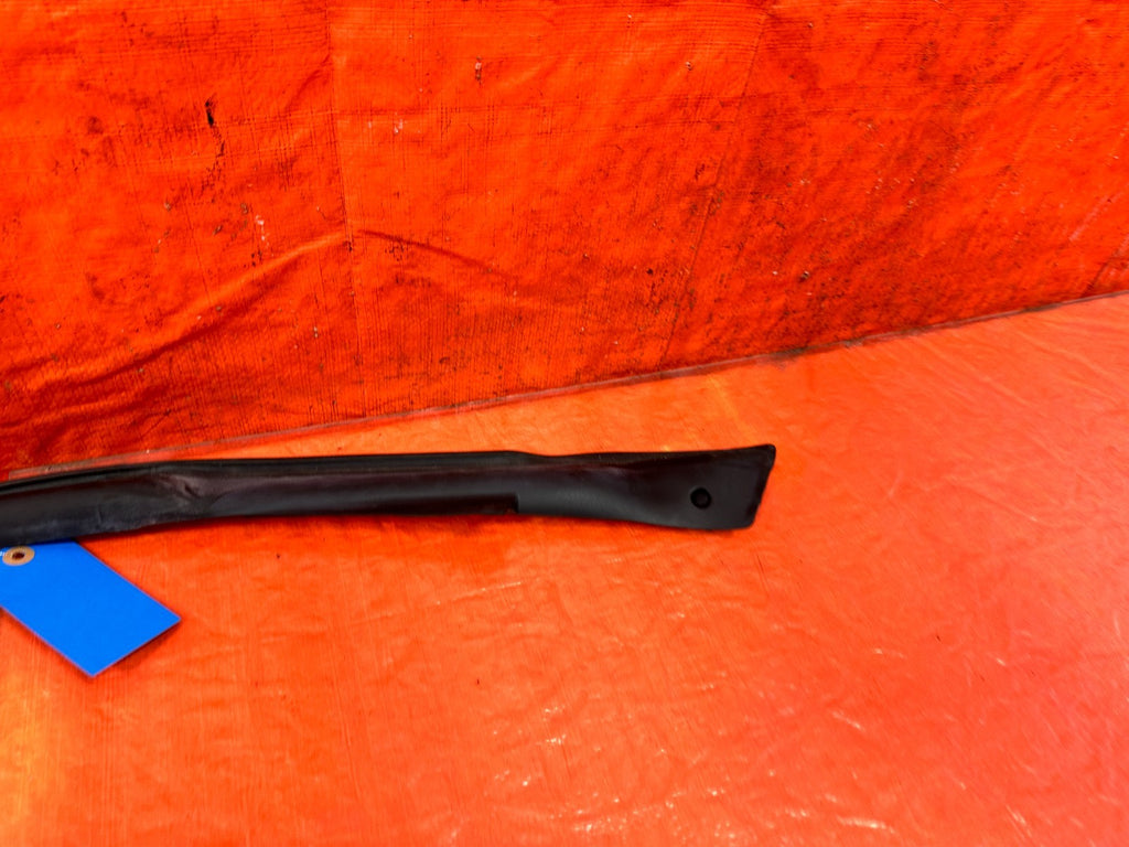 08 15 INFINITI G37 & Q60 COUPE   RIGHT   UPPER WEATHER STRIP RUBBER OEM #3201