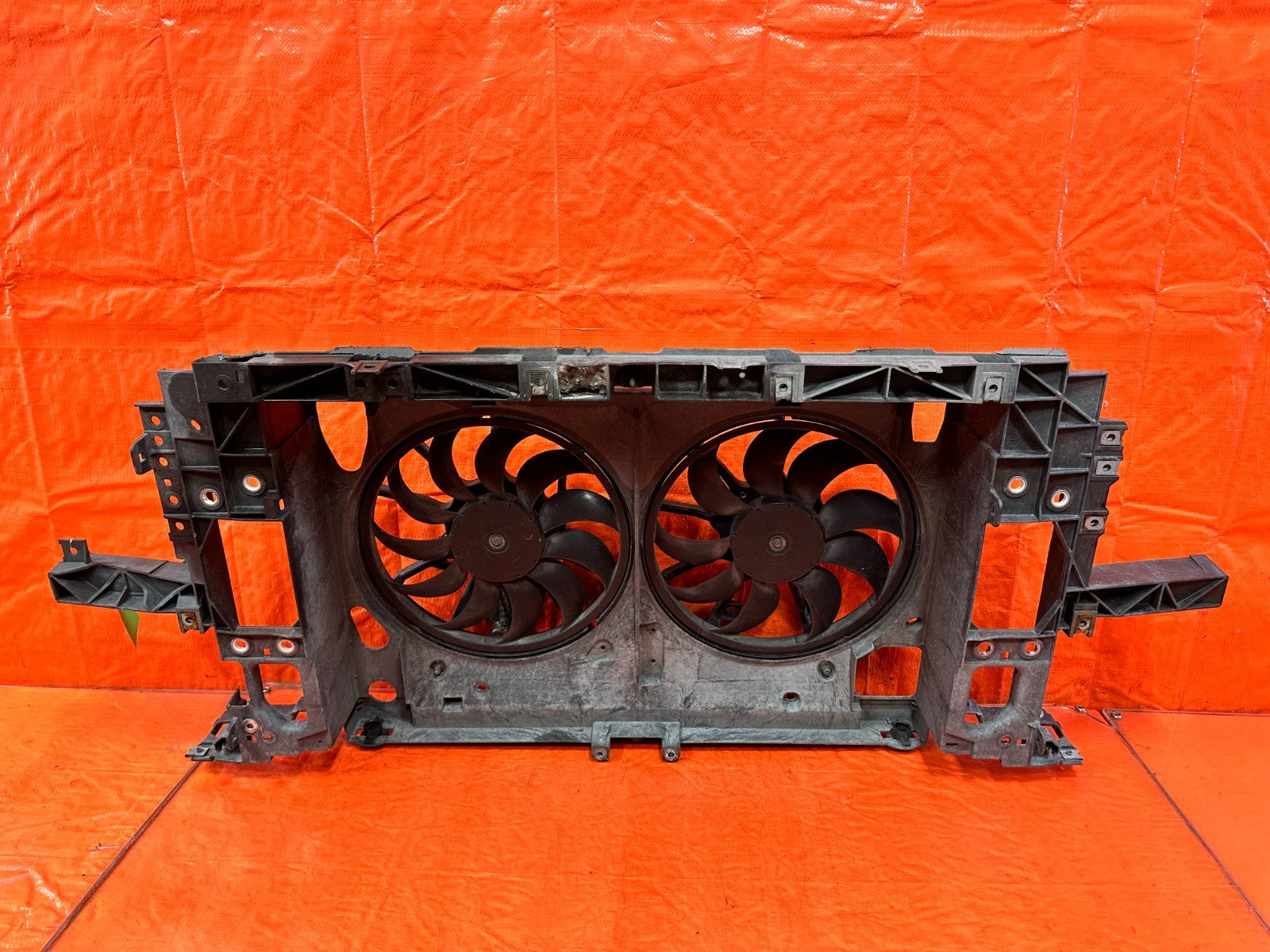 08 15 INFINITI G37 COUPE &   PLASTIC FRONT RADIAOTR SUPPORT W/ FANS   OEM 31111